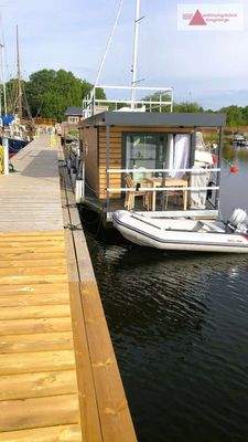 Hausboot_Vorderansicht