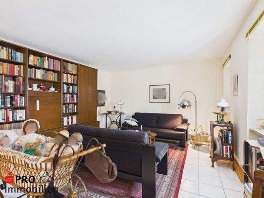 CAM04393G0-PR0169-STILL010