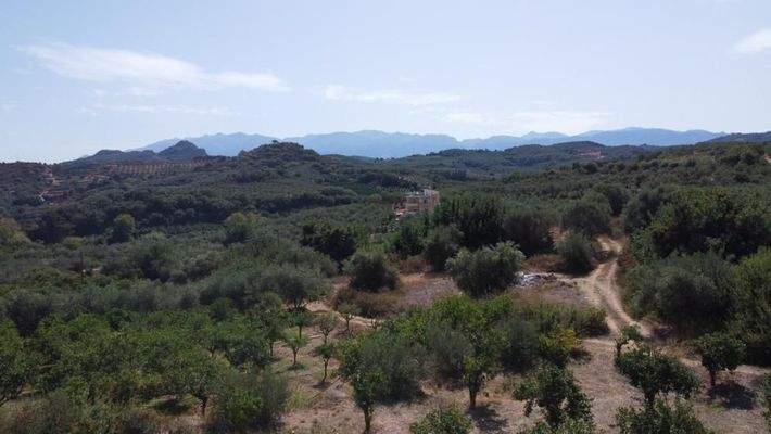 Kreta, Modi: Grundstück mit hohen Baurechten in Meeresnähe zu verkaufen