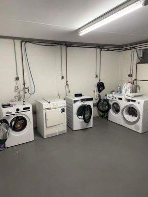 Moderner Waschkeller