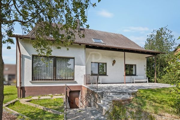 Rückansicht mit Terrasse