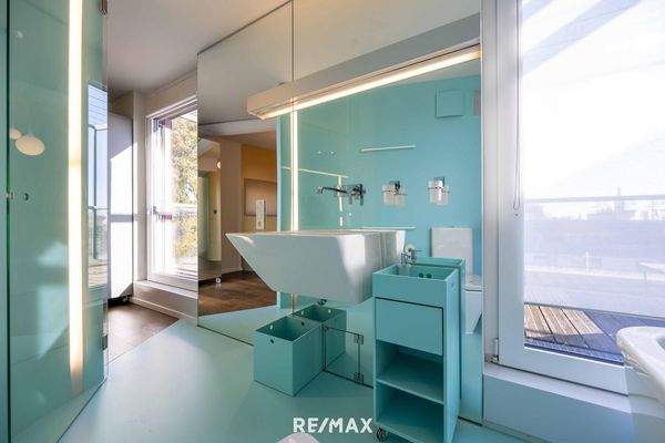 Bad beim Schlafzimmer