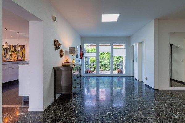 Eingangsbereich Richtung Haustür