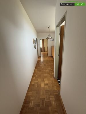 Flur zu den beiden Schlafzimmern OG