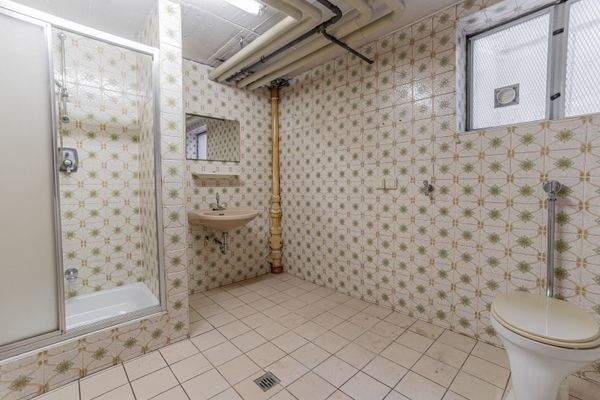 Badezimmer im Keller