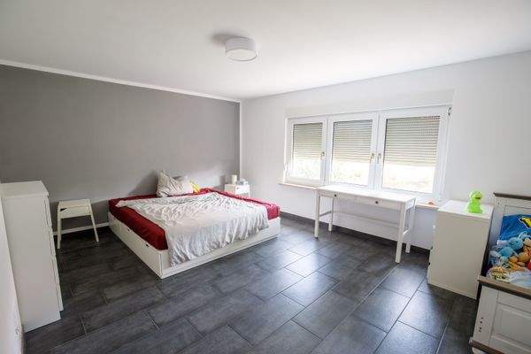 06 - Schlafzimmer.jpg