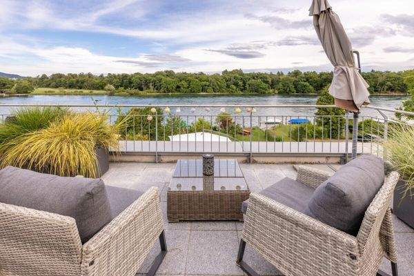 Beste Aussichten auf Rhein und Naturschutzgebiet