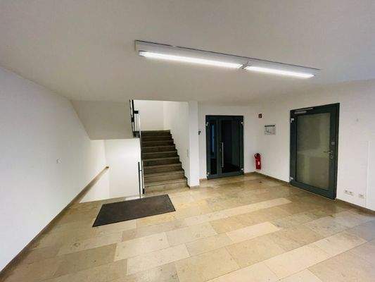 Eingangsbereich / Zugang rechter Bereich