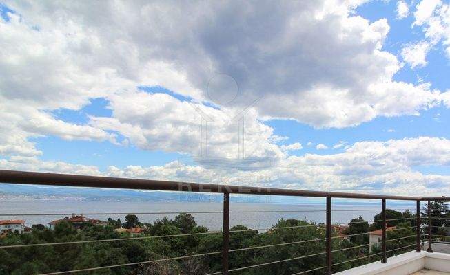 Das Meer liegt vor Ihnen