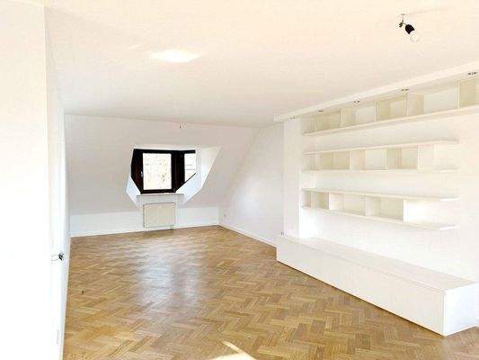 Wohnzimmer mit Bücherregal 2