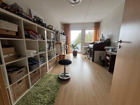 Arbeits -oder Kinderzimmer