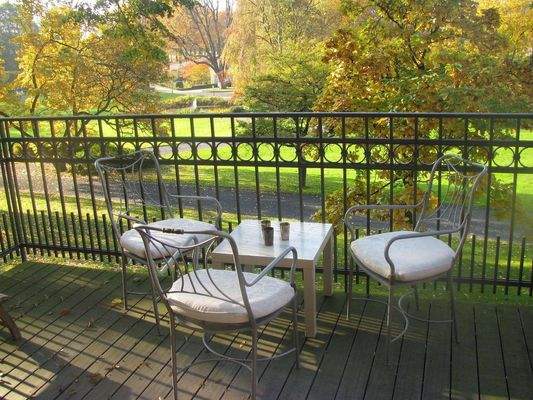 Balkon mit Parksicht