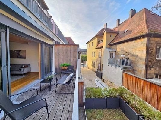 Balkon mit Blick zum Neuen Schloß