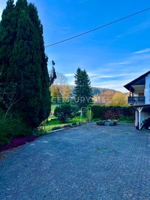 Terrasse + Stellplätze