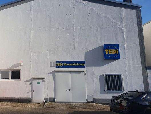 Warenanlieferung Rückseite