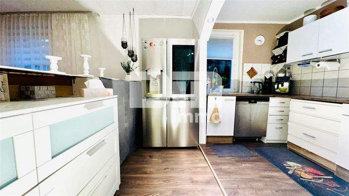 EG Küche mit Einbauküche offen