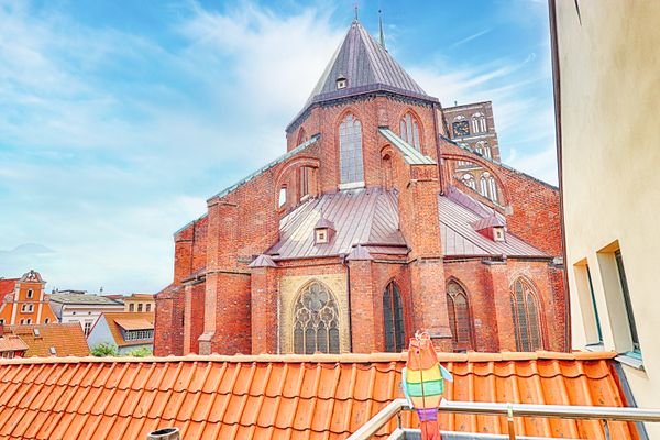 Ausblick vom Balkon auf die St.-Nikolai-Kirche