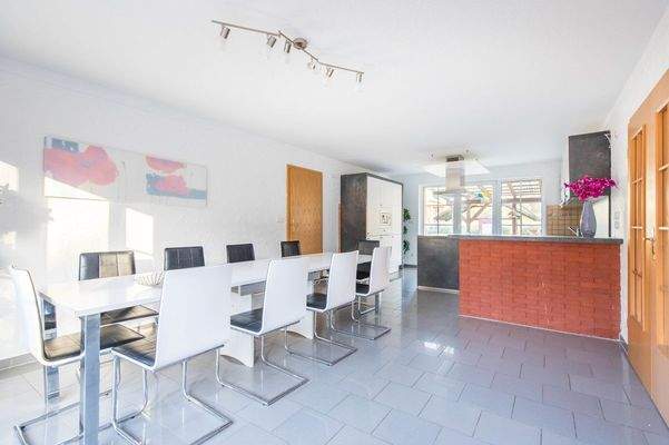 Esszimmer und Küche EG - 1. Wohnung