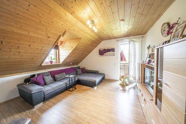 Wohnzimmer (Wohnung DG)