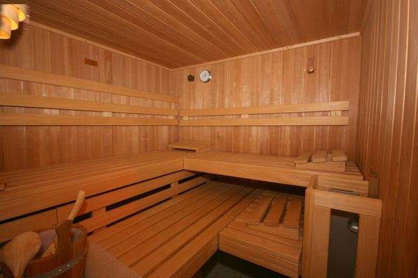 große Klafs-Sauna mit Sanarium