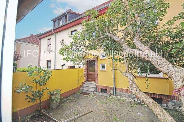 Hausansicht / Hofbereich