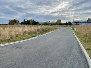 gebaut wird nach B-Plan der Stadt