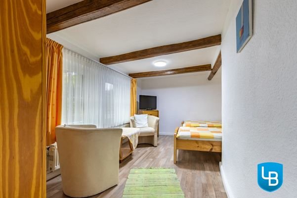 WE 2: Wohnzimmer mit Schlafmöglichkeiten