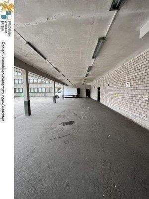 Überdachte Ladezone