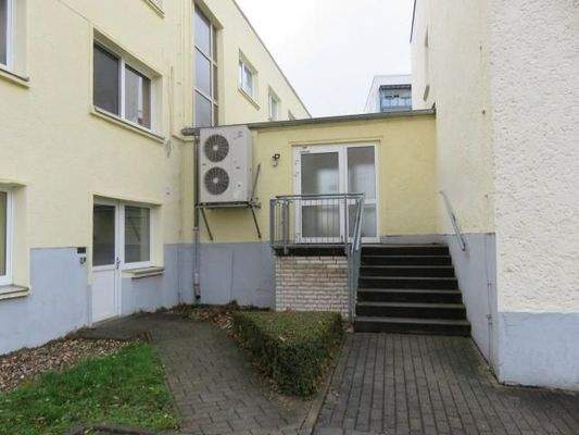 Verbindungstrak mit Zugang/Fluchtweg