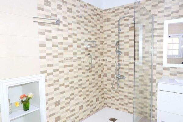 Dusche mit Brause...