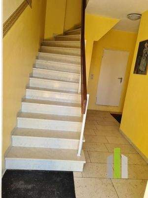 Treppenhaus Eingangsbereich links