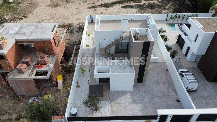 Detached House Close to San Juan Beach in Costa Blanca