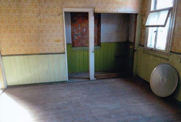 EG-Zimmer mit Abstellraum