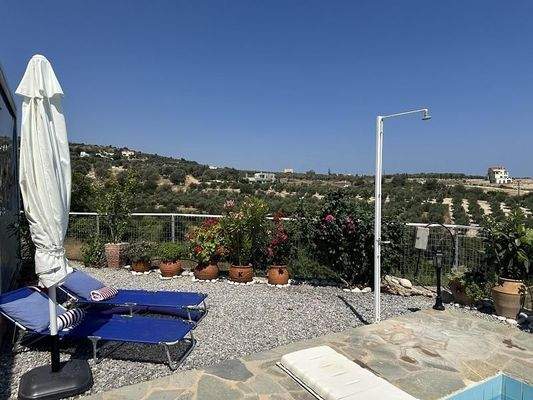 Kreta, Agia Triada: Charmantes Apartment mit Gemeinschaftspool und Meerblick zu verkaufen