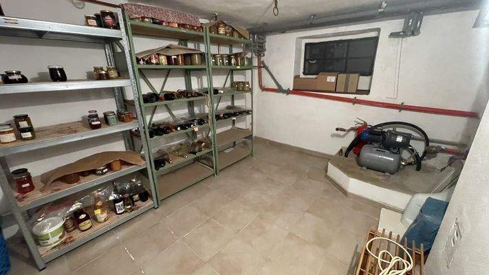 Abstellraum plus Brunnen