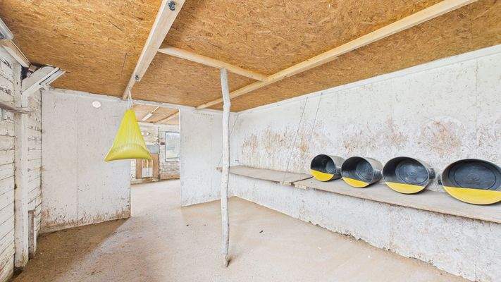 Stallungen/Hühnerstall/Legeboxen