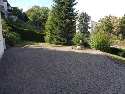 Fläche vor dem Haus