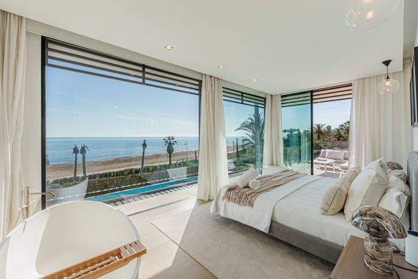 Photo: Villa in Estepona