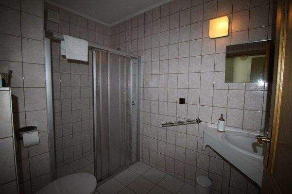 Barrierefreie Dusche im Nebengebäude (2)