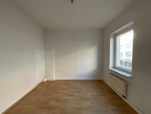 Raum_Zimmer Flur vor Kopf links_IMG_1750049480172.