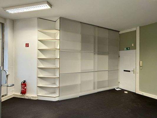 Büroraum mit Einbauten