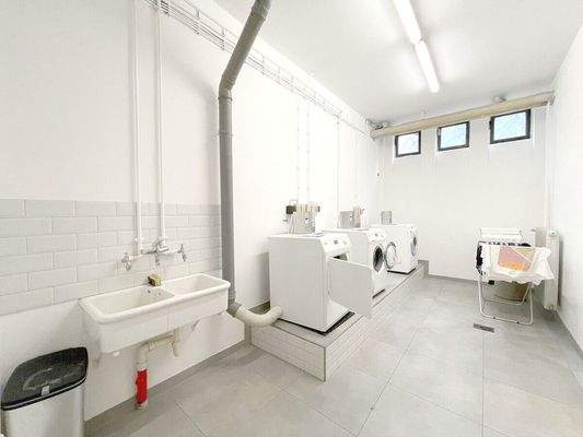 Sehr gepflegte Waschküche