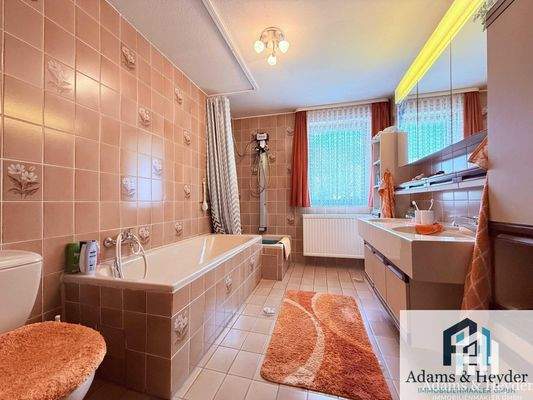 Haus 1: Badezimmer 1.OG