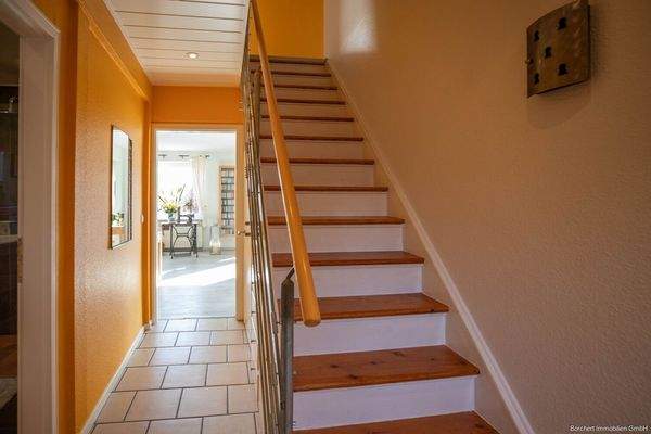 Treppe zum Obergeschoss
