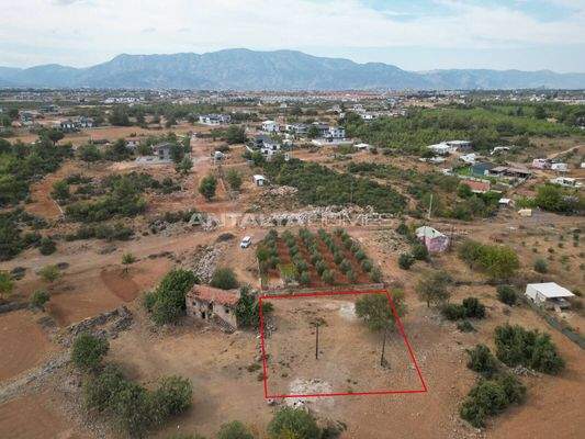 790 m² Build-Ready Land in Döşemealtı