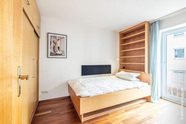 Schlafzimmer mit Einbauschrank