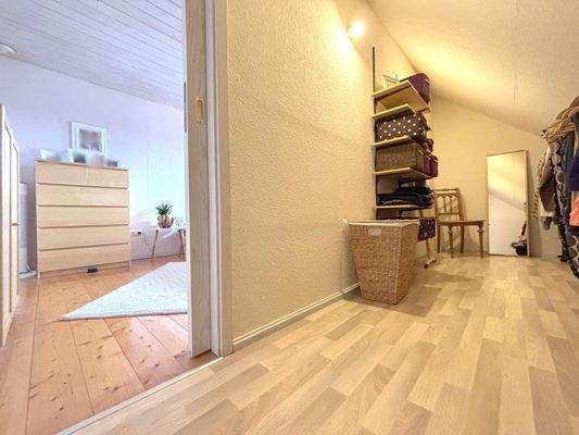 Schlafzimmer & Ankleide