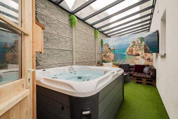 Überdachter Spa-Bereich