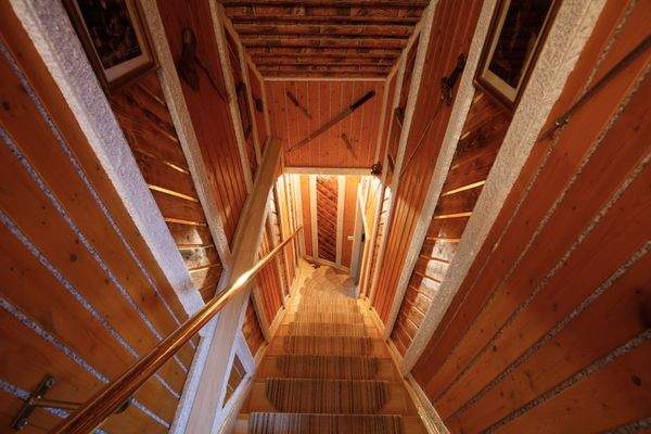 17 - Treppenaufgang 2. OG.jpg