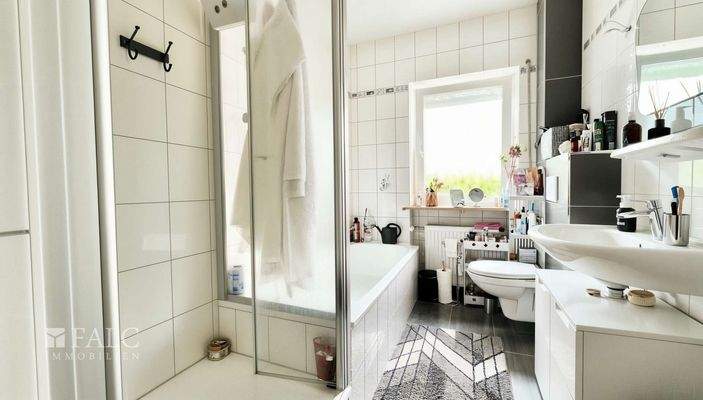 Badezimmer EG  - (KI generiert)